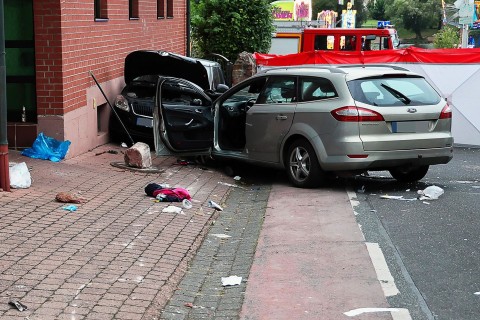 Auto erfasst Feiernde - Laut Polizei kein Terroranschlag