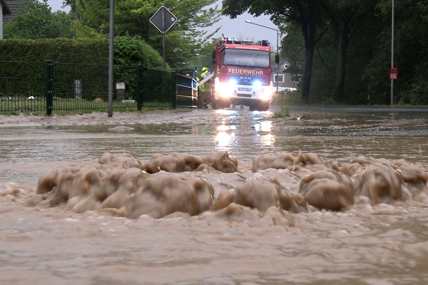 Der Regen fiel in Detmold schneller, als die Kanalisation das Wasser aufnehmen konnte.