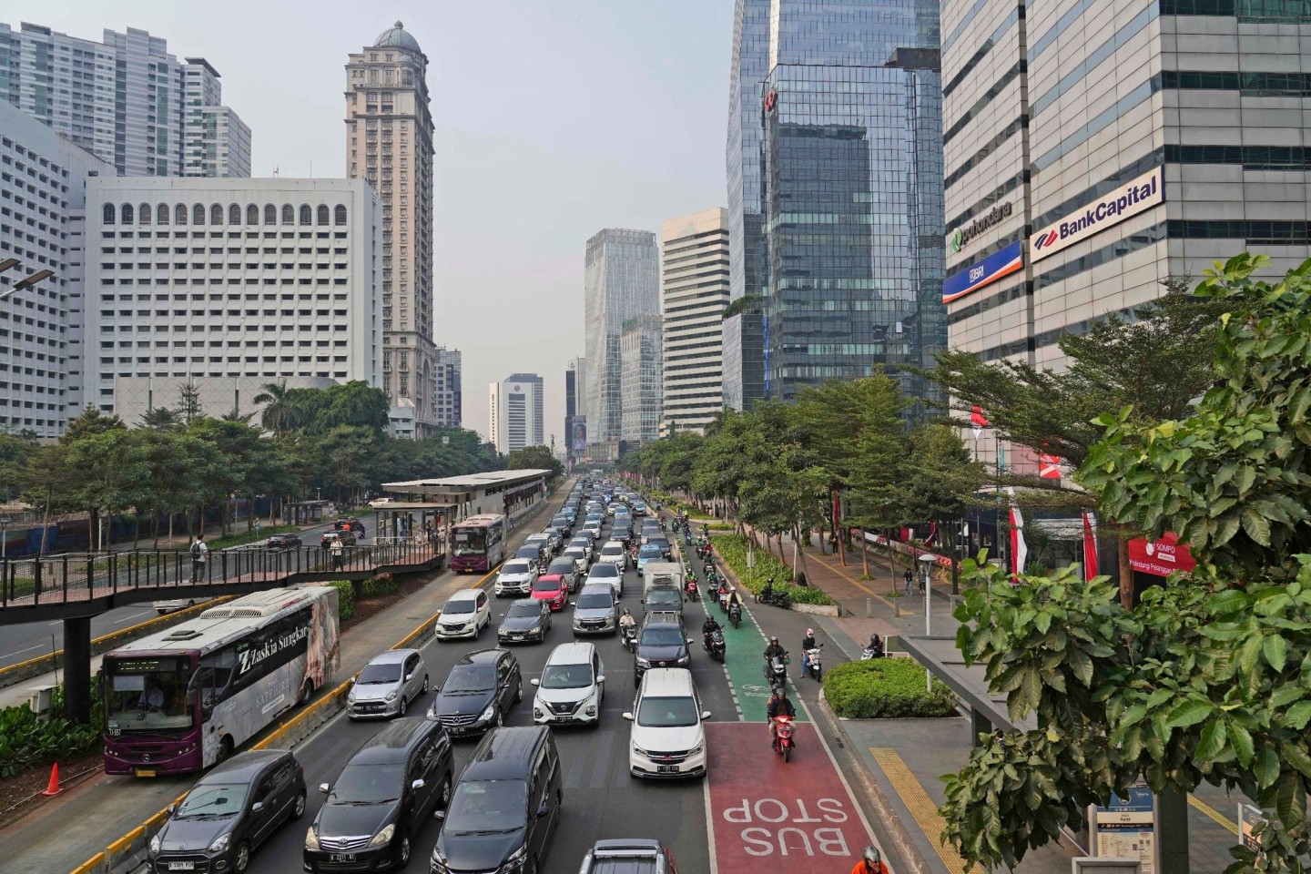 Indonesiens Haupstadt Jakarta. Weil eine indonesische Lifestyle-Influencerin in einem Tiktok-Video Schwein gegessen hat, wurde sie zu einer Gefängnisstrafe und einer Geldbuße von umgerech...