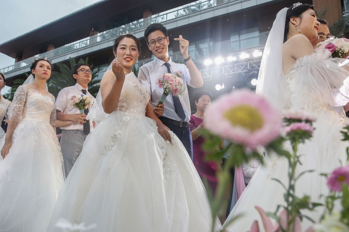 In China nimmt die Zahl der Ehen seit Jahren ab. Die Regierung will nun Anträge für neue Ehe-Schließungen erleichtern. Scheidungen werden dagegen erschwert (Archivfoto). 