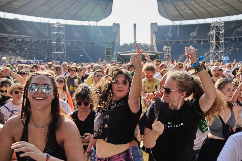 Zehntausende Musikfans feiern beim Auftakt vom Lollapalooza